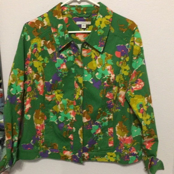 Isaac Mizrahi Jackets & Blazers - Isaac Mizrah jean like jacket 18W zips & snaps!